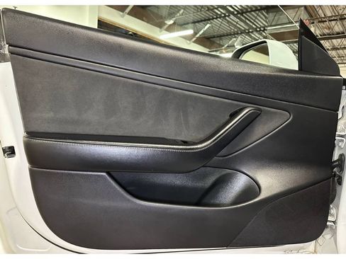 Used 2018 Tesla Model 3 Long Range RWD image 16