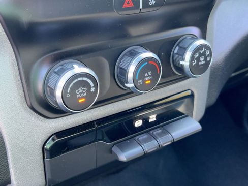 Used 2024 RAM 3500 Tradesman w/ Chrome Appearance Group image 16