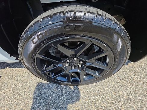 Used 2023 RAM 1500 Laramie AWD/4WD image 37