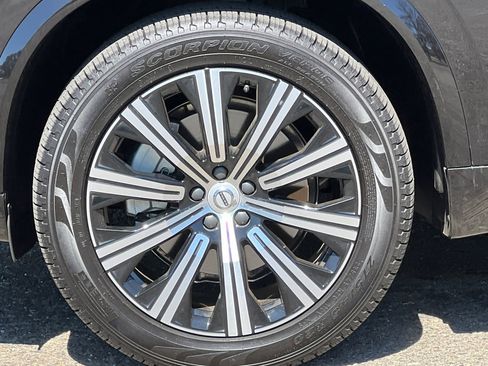 Used 2025 Volvo XC90 B6 Ultra image 38