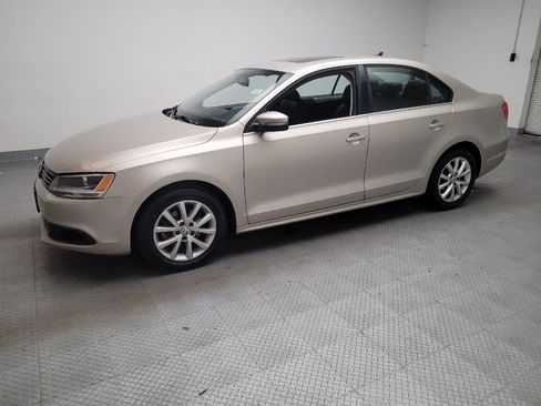 Used 2014 Volkswagen Jetta SE FWD image 2