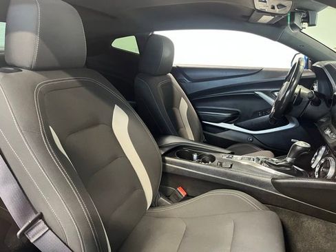 Used 2017 Chevrolet Camaro LT w/ Technology Package RWD image 10