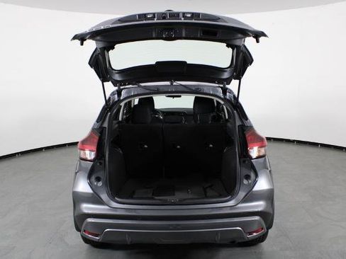 Certified 2025 Nissan Kicks Play S image 17