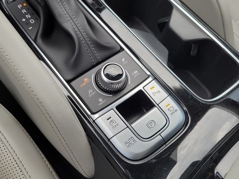 Certified 2022 Kia Telluride SX w/ SX Prestige Package AWD/4WD image 40