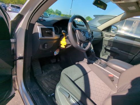 Used 2018 Volkswagen Atlas Launch Edition AWD/4WD image 7