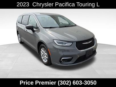 Used 2023 Chrysler Pacifica Touring-L