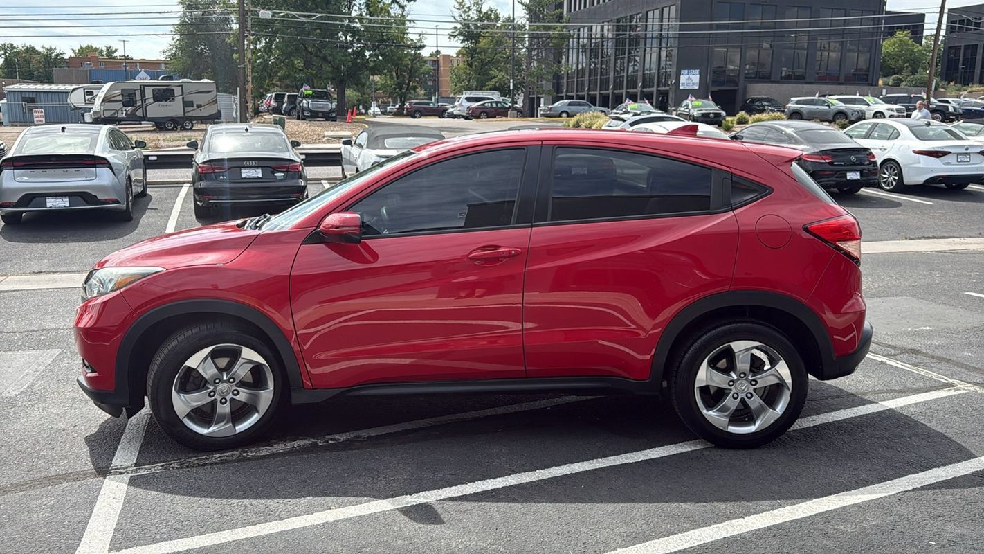 Used 2017 Honda HR-V EX image 6