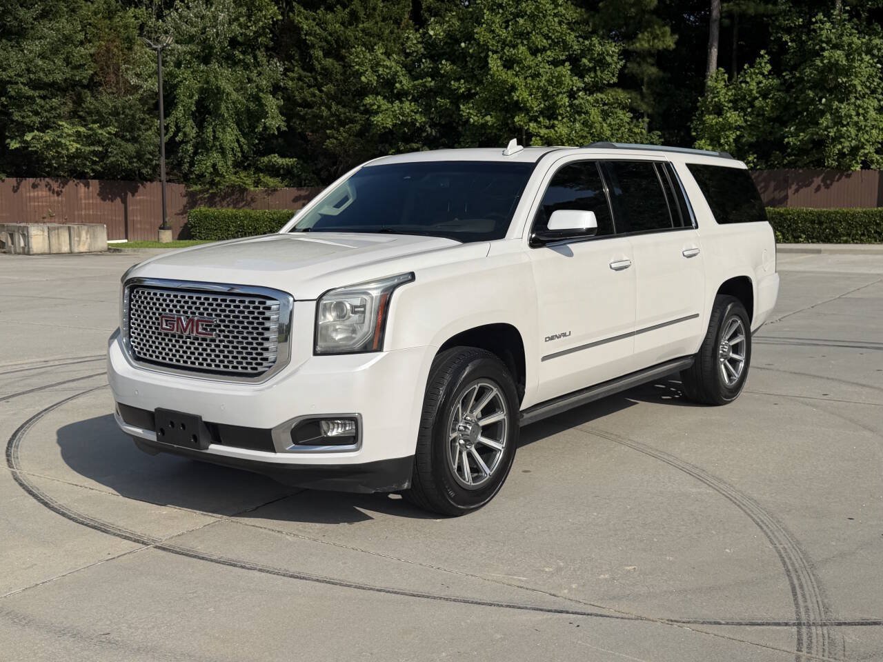Used 2017 GMC Yukon XL Denali w/ Open Road Package RWD image 1