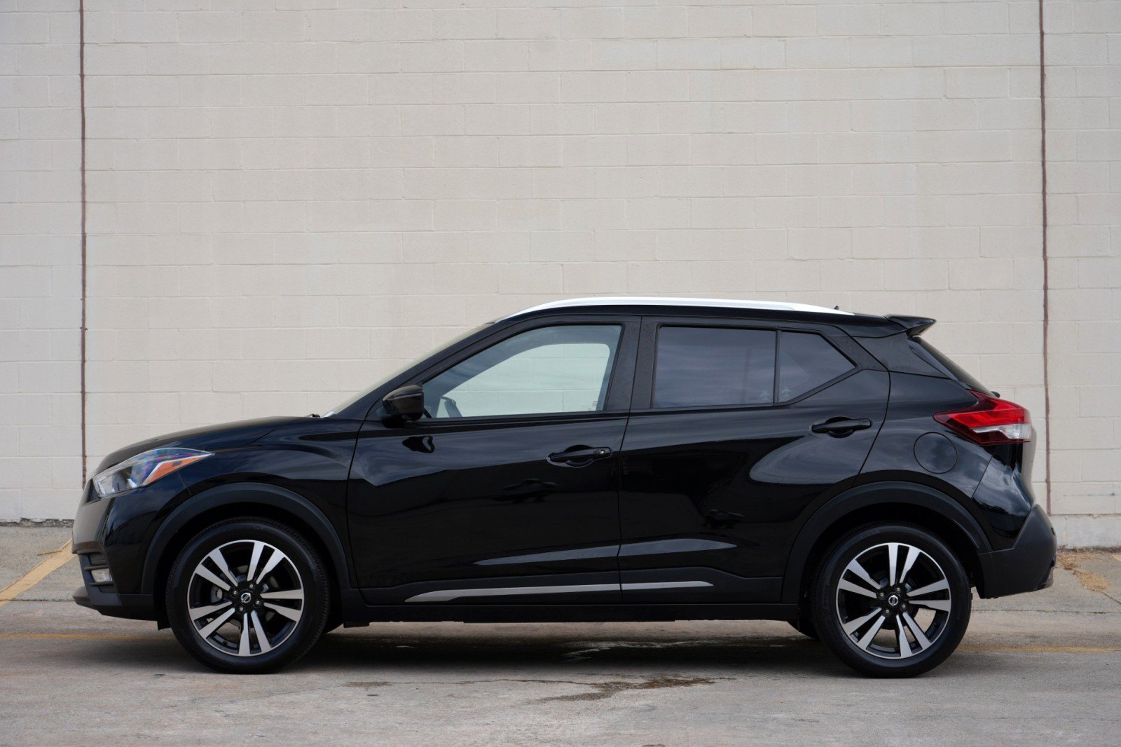 Used 2020 Nissan Kicks SR FWD image 8