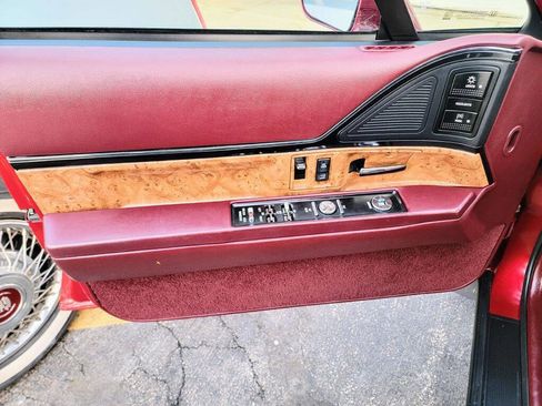 Used 1995 Buick Le Sabre Custom image 17