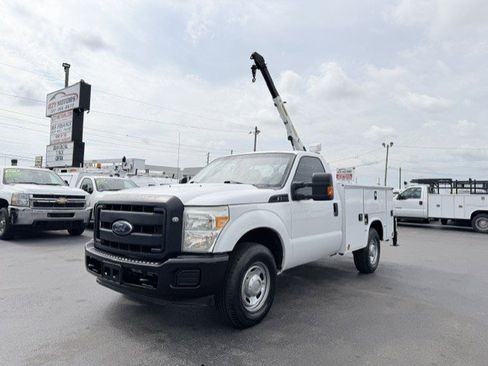 Used 2016 Ford F250 XL w/ Power Equipment Group RWD image 2