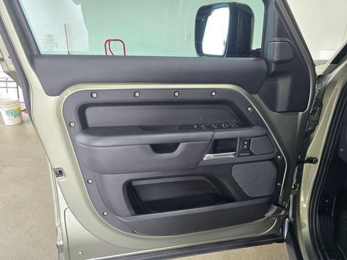 Used 2023 Land Rover Defender 110 X AWD/4WD image 21