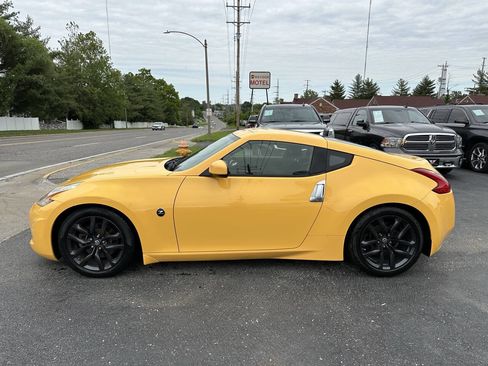 Used 2017 Nissan 370Z Touring image 4