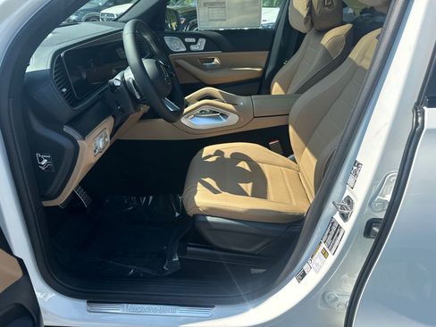 New 2026 Mercedes-Benz GLS 450 4MATIC image 9