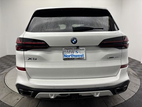 New 2026 BMW X5 xDrive50e w/ Executive Package image 15