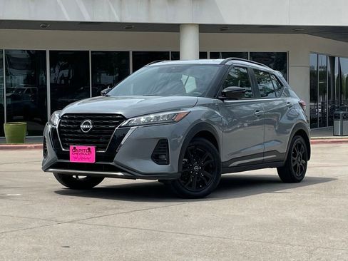 Used 2024 Nissan Kicks SR w/ SR Premium Package FWD image 1