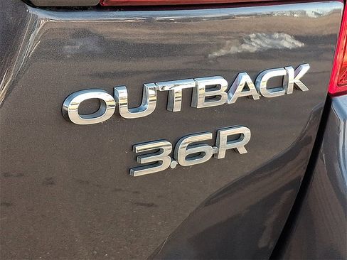 Used 2019 Subaru Outback 3.6R Limited image 29
