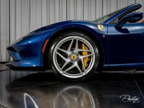 Used 2022 Ferrari F8 Tributo RWD image 13