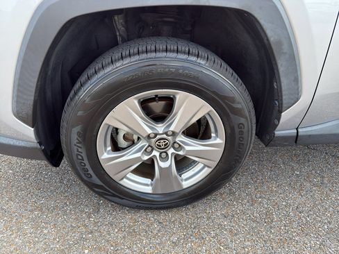 Certified 2022 Toyota RAV4 XLE w/ Convenience Package FWD image 9
