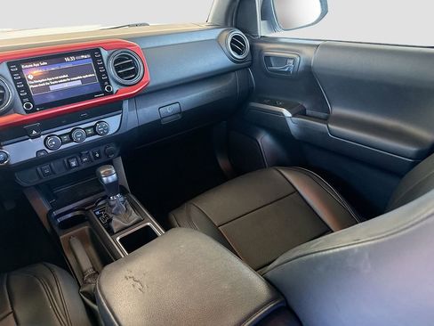 Used 2020 Toyota Tacoma TRD Sport RWD image 24