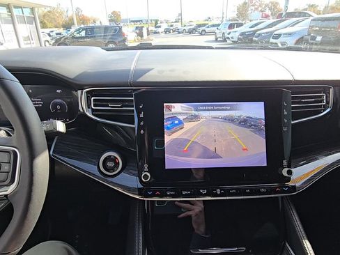 Used 2022 Jeep Wagoneer Series III w/ Premium Group I image 20