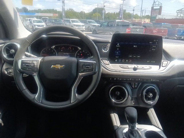 Used 2025 Chevrolet Blazer LT AWD/4WD image 25