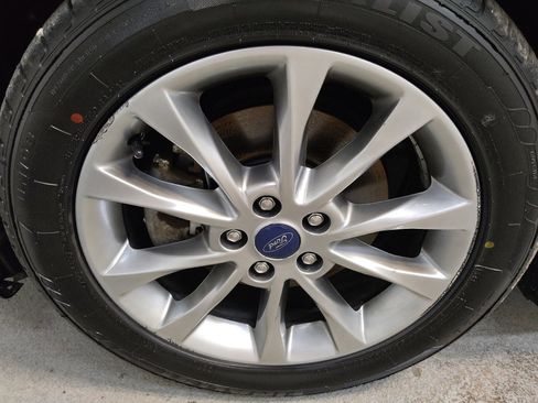 Used 2017 Ford Fusion SE w/ Fusion SE Technology Package FWD image 31