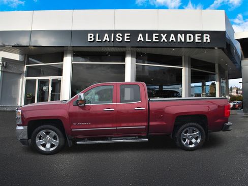 Used 2017 Chevrolet Silverado 1500 LTZ w/ LTZ Plus Package AWD/4WD image 9