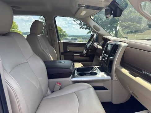 Used 2016 RAM 1500 Laramie w/ Convenience Group AWD/4WD image 10