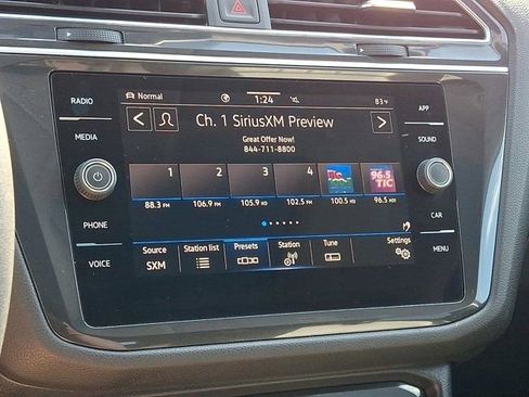 Certified 2024 Volkswagen Tiguan SE w/ Panoramic Sunroof Package AWD/4WD image 22