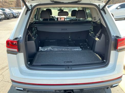New 2026 Volkswagen Atlas Peak Edition image 15