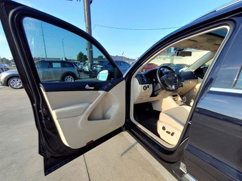 Used 2016 Volkswagen Tiguan SE FWD image 13