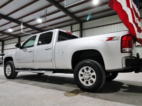 Used 2014 GMC Sierra 2500 SLT w/ SLT Convenience Package AWD/4WD image 8