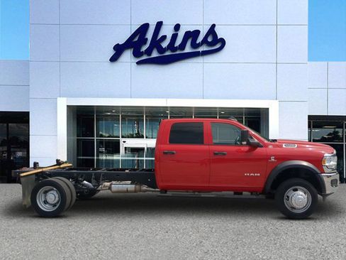 Used 2022 RAM 5500 Tradesman w/ Chrome Appearance Group RWD image 1