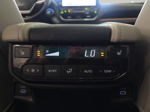 Used 2025 Toyota Grand Highlander AWD Hybrid image 29