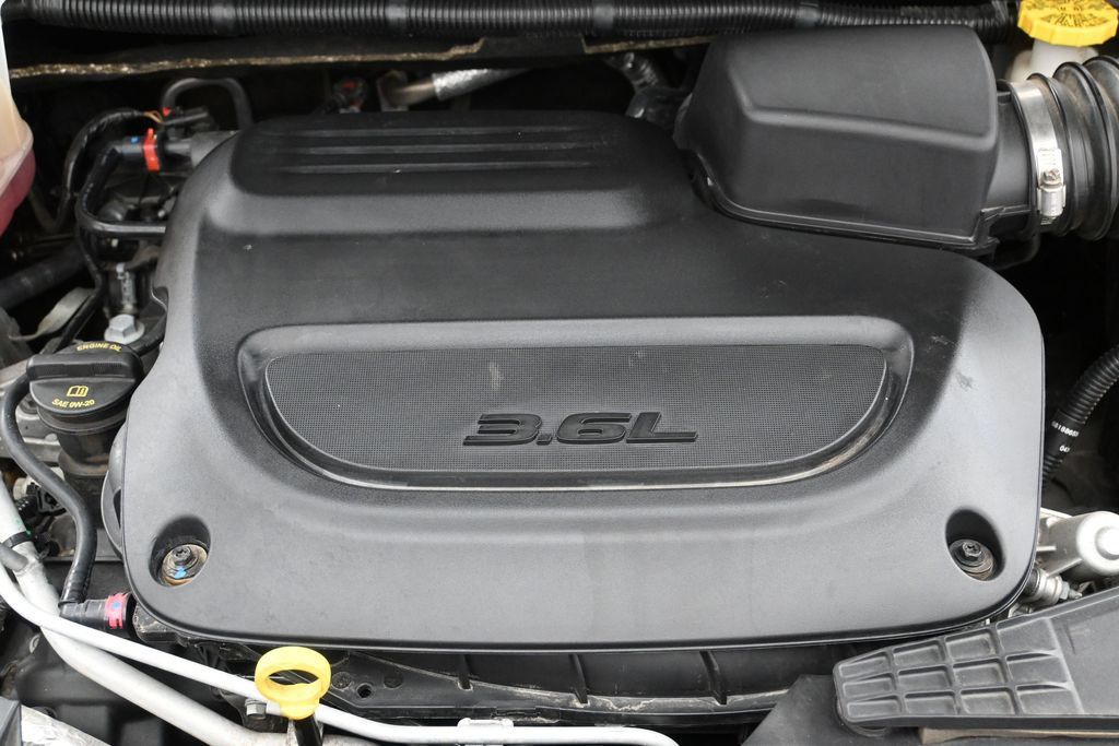 Used 2024 Chrysler Pacifica Touring-L FWD image 33