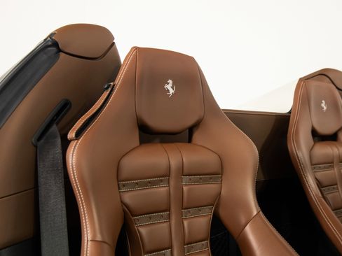 Certified 2022 Ferrari F8 Tributo RWD image 51