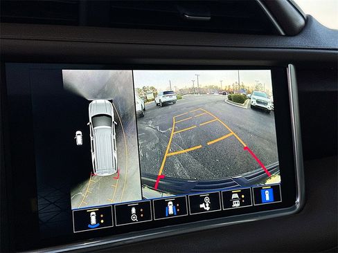 Used 2023 GMC Yukon Denali image 23