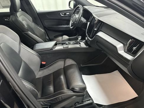 Used 2020 Volvo XC60 T5 R-Design AWD/4WD image 19