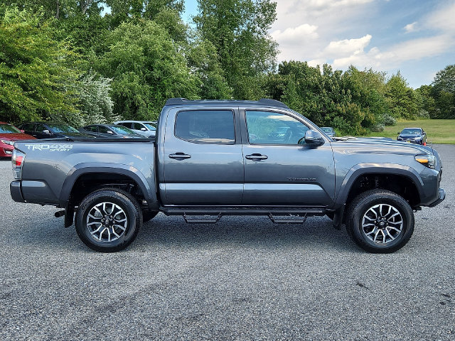 Used 2022 Toyota Tacoma TRD Sport w/ Technology Package AWD/4WD image 7
