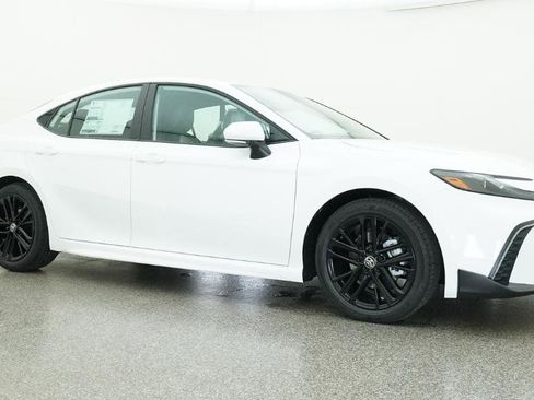 New 2026 Toyota Camry SE image 2