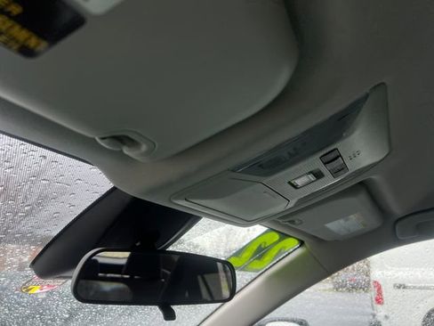 Used 2022 Toyota RAV4 LE image 27