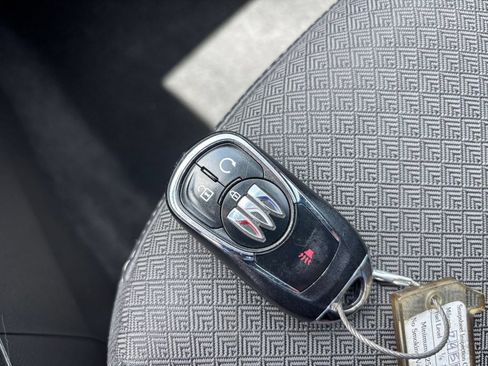 Used 2025 Buick Encore GX Preferred FWD image 23