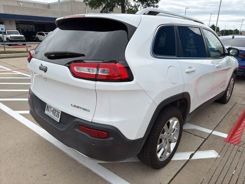 Used 2016 Jeep Cherokee Limited w/ Technology Group FWD image 5