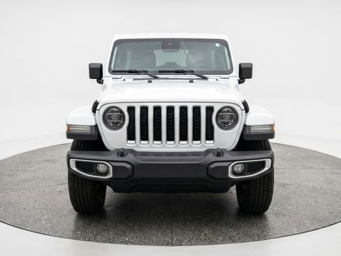Used 2025 Jeep Wrangler Sahara image 2
