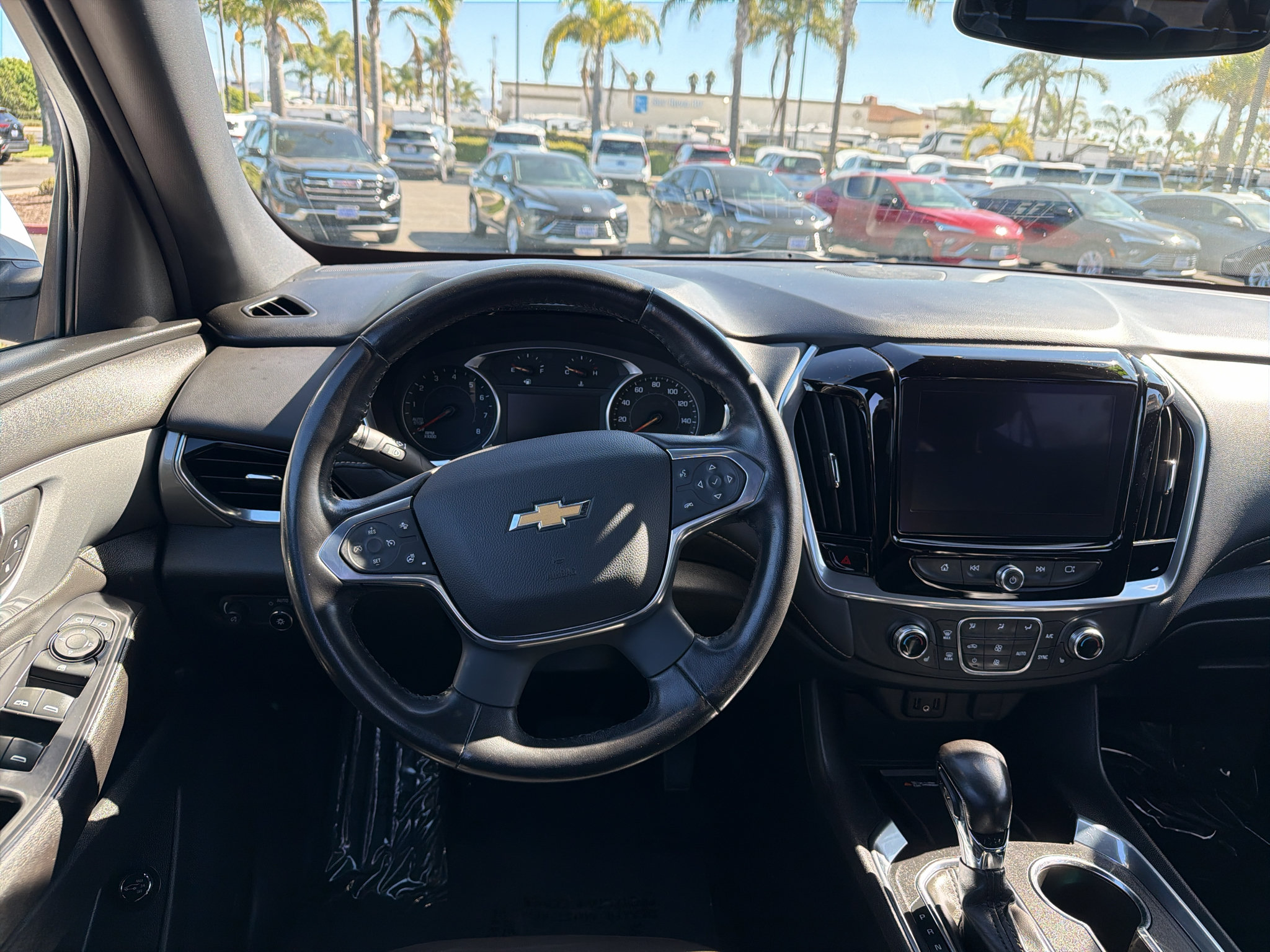 Used 2022 Chevrolet Traverse LT FWD image 15