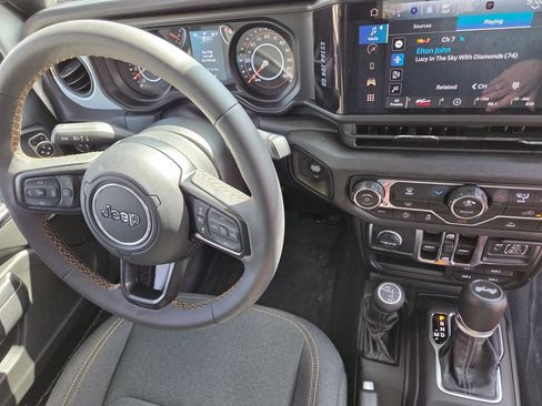 Used 2024 Jeep Wrangler Unlimited Sport AWD/4WD image 29
