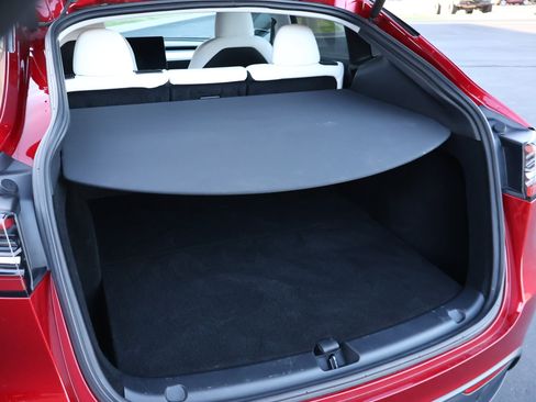 Used 2024 Tesla Model Y Long Range image 19