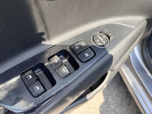 Used 2019 Kia Rio S image 8