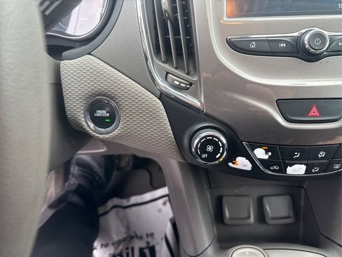 Used 2017 Chevrolet Cruze LT w/ Convenience Package image 34